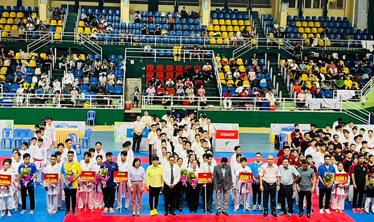 Vụ tố dàn xếp huy chương ở Giải karate năng khiếu trẻ TP.HCM 2024: HLV vi phạm đạo đức nghề nghiệp - Ảnh 2.